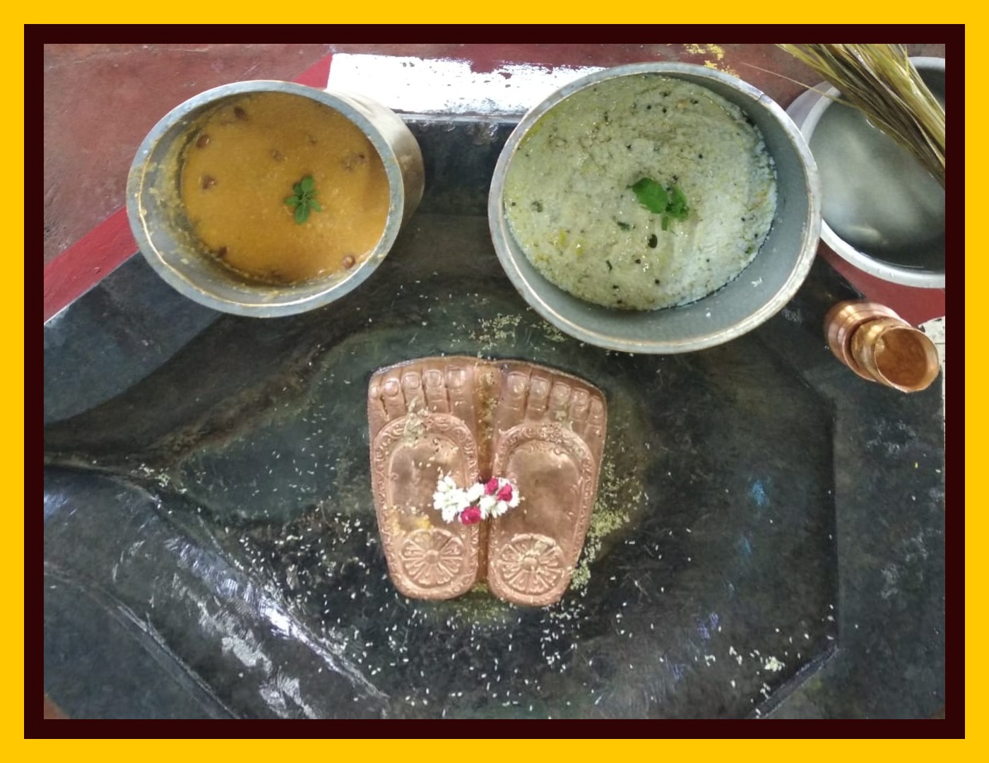 பெருமாள் பாதம்.jpeg